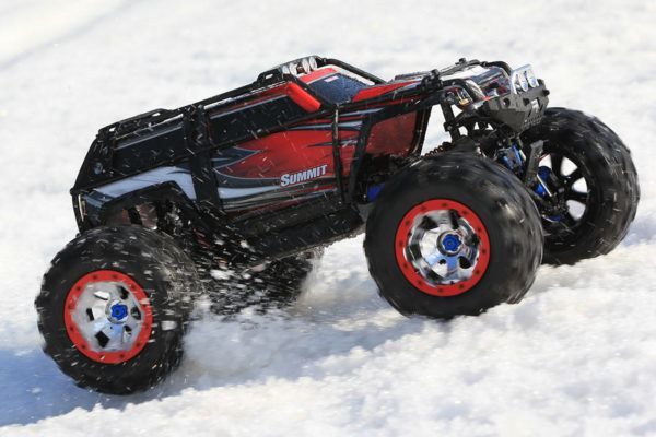 rc cars in snow